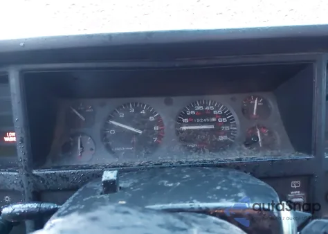 1996 Jeep Cherokee Sport z USA, uszkodzony, nr VIN 1J4FJ68S4TL244893